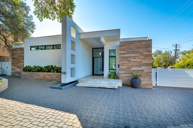 $2,449,900 | 100 Canterbury Hill Street, Terrell Hills, TX 78209