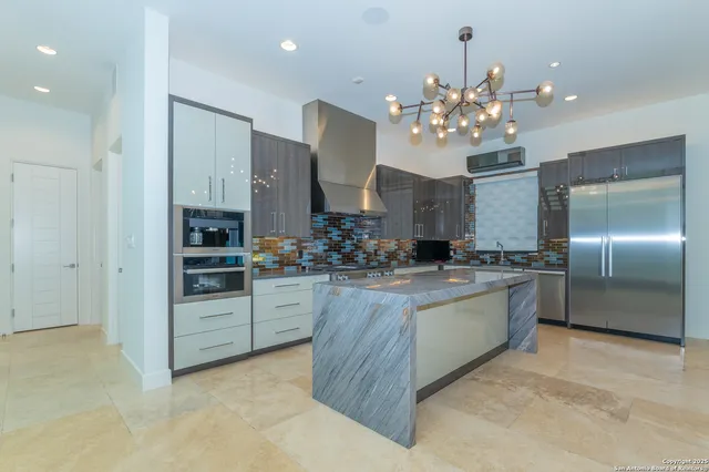 $2,449,900 | 100 Canterbury Hill Street, Terrell Hills, TX 78209