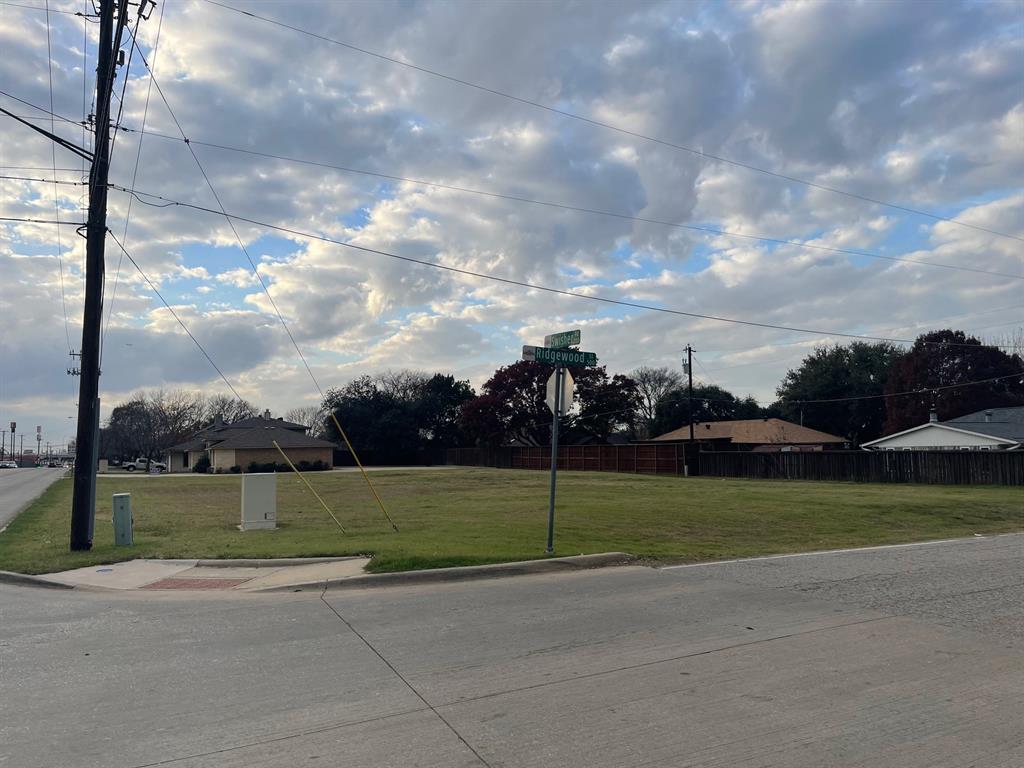 201 Swisher Road Lake Dallas, TX 75065 - Photo 2 of 4 a view of a park