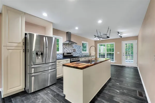 $320,000 | 210 Briarcliff Road, Central, SC 29630