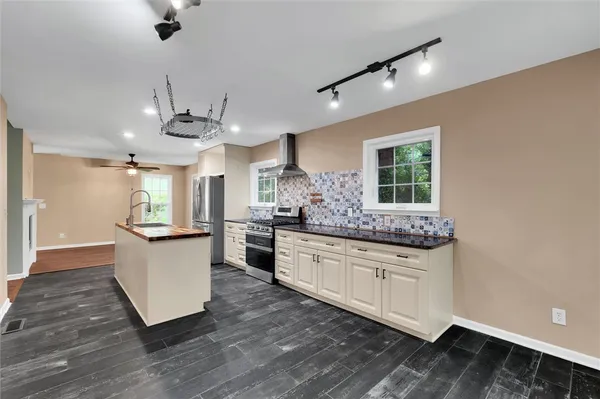 $320,000 | 210 Briarcliff Road, Central, SC 29630