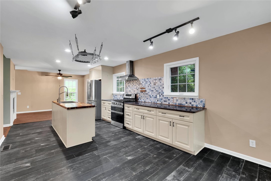 210 Briarcliff Road Central, SC 29630 - Photo 13 of 40