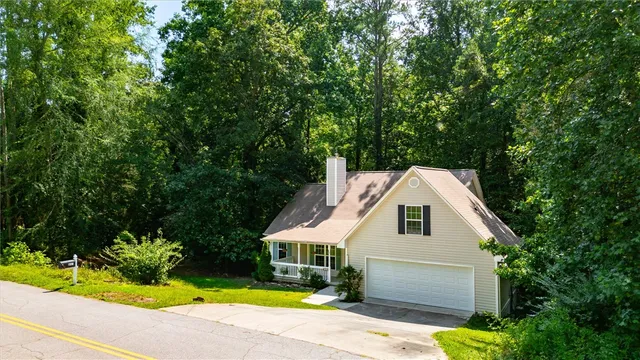 $320,000 | 210 Briarcliff Road, Central, SC 29630