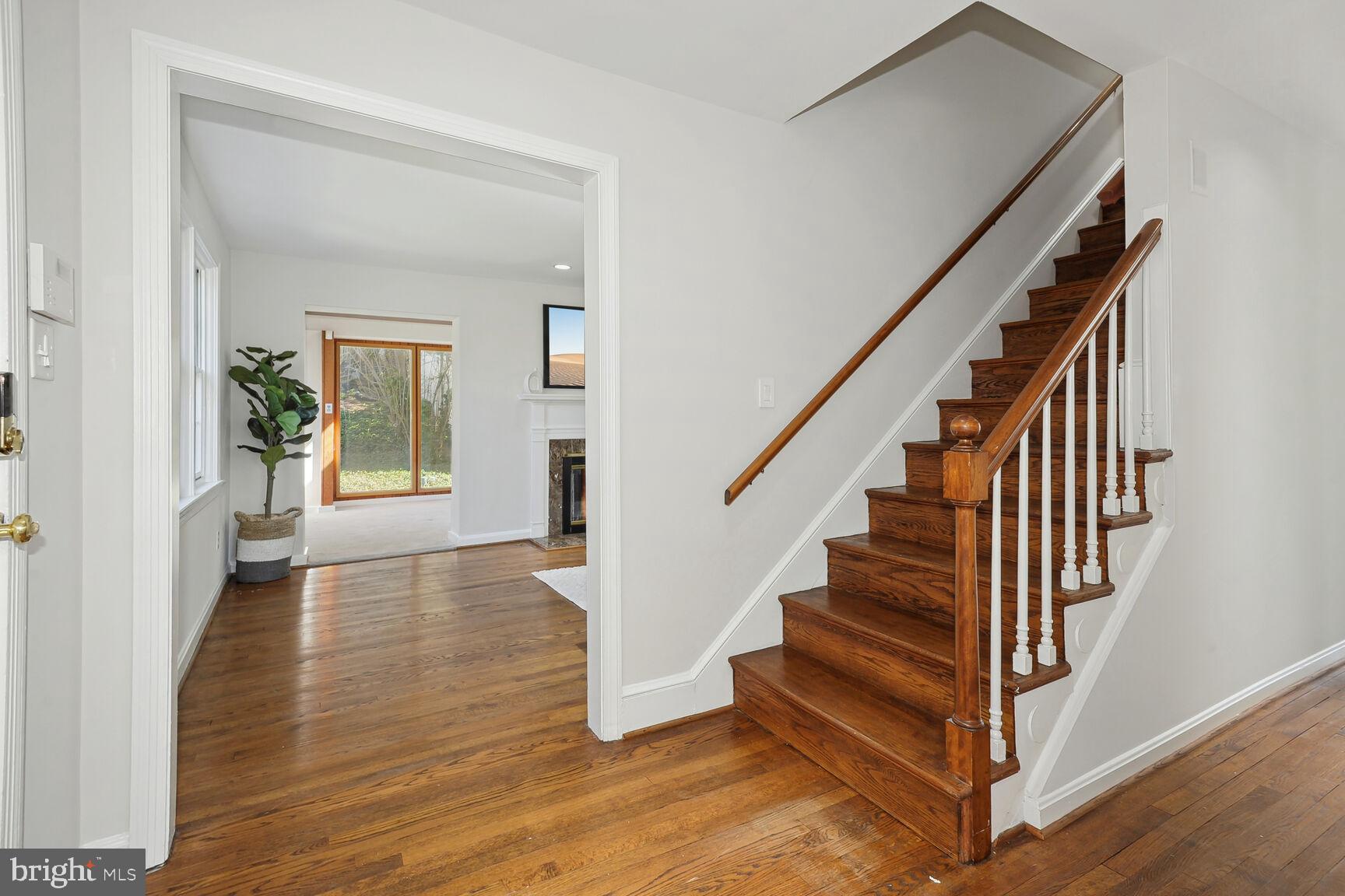 3019 Castle Road Falls Church, VA 22044 - Photo 4 of 34 Gallery Image 4