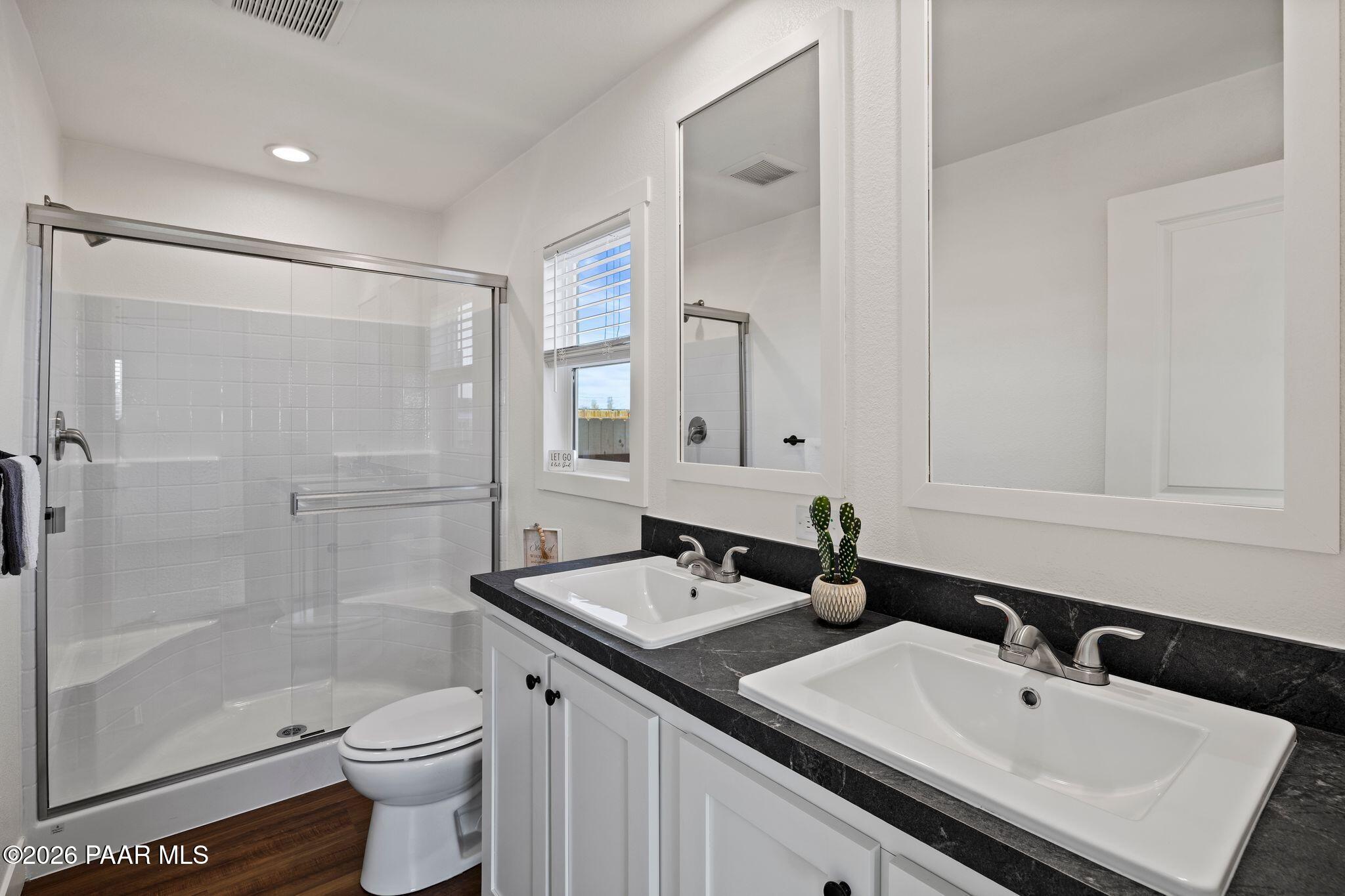 200 West Lake Louise Road Paulden, AZ 86334 - Photo 17 of 33 110-Primary Bathroom