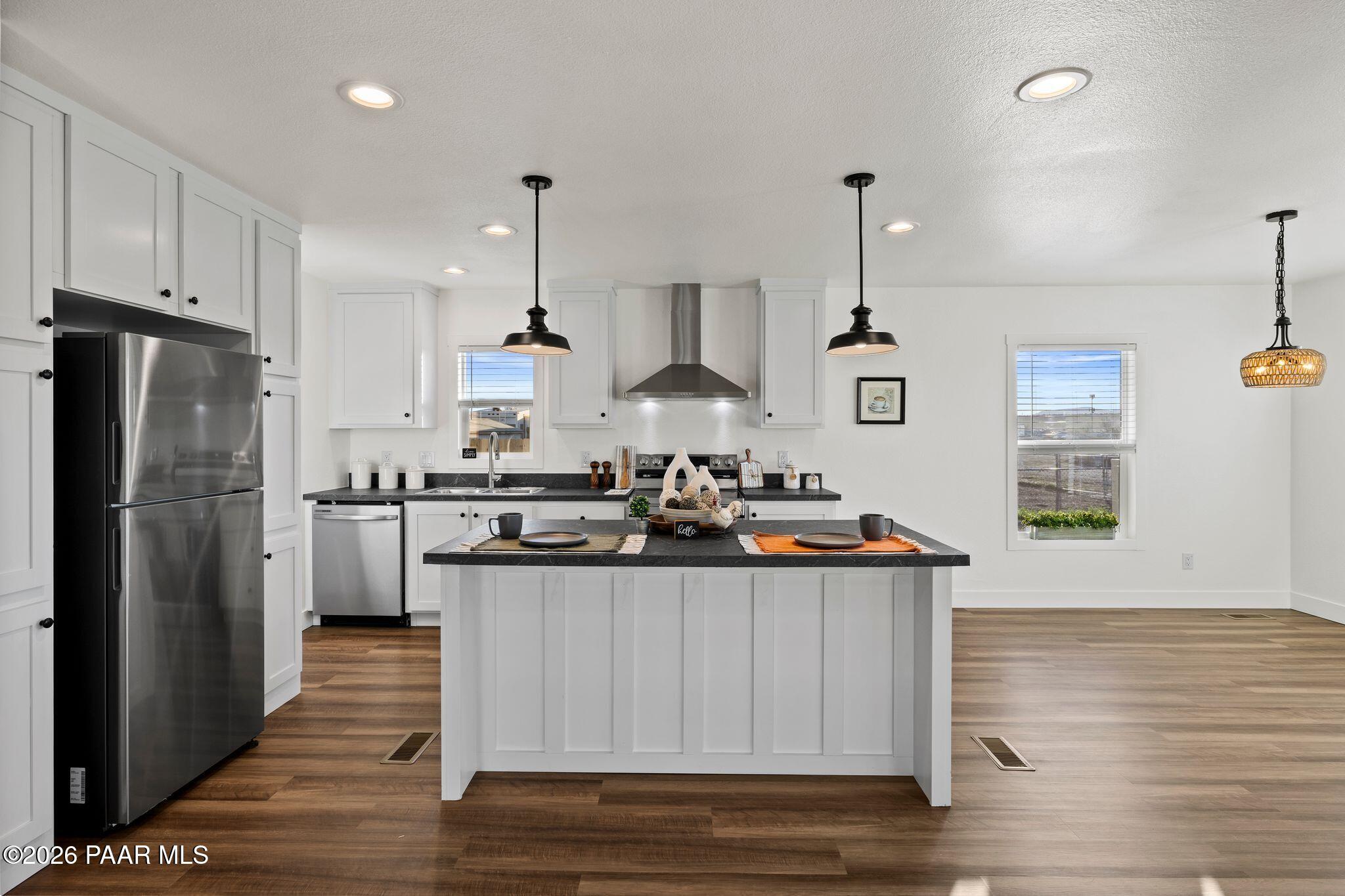 200 West Lake Louise Road Paulden, AZ 86334 - Photo 7 of 33 Kitchen