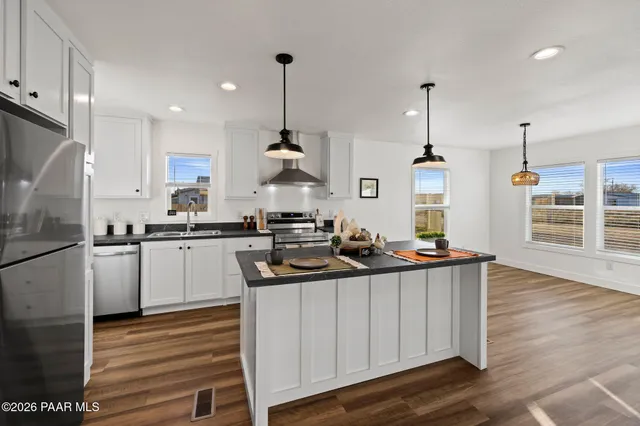 $279,550 | 200 West Lake Louise Road, Paulden, AZ 86334