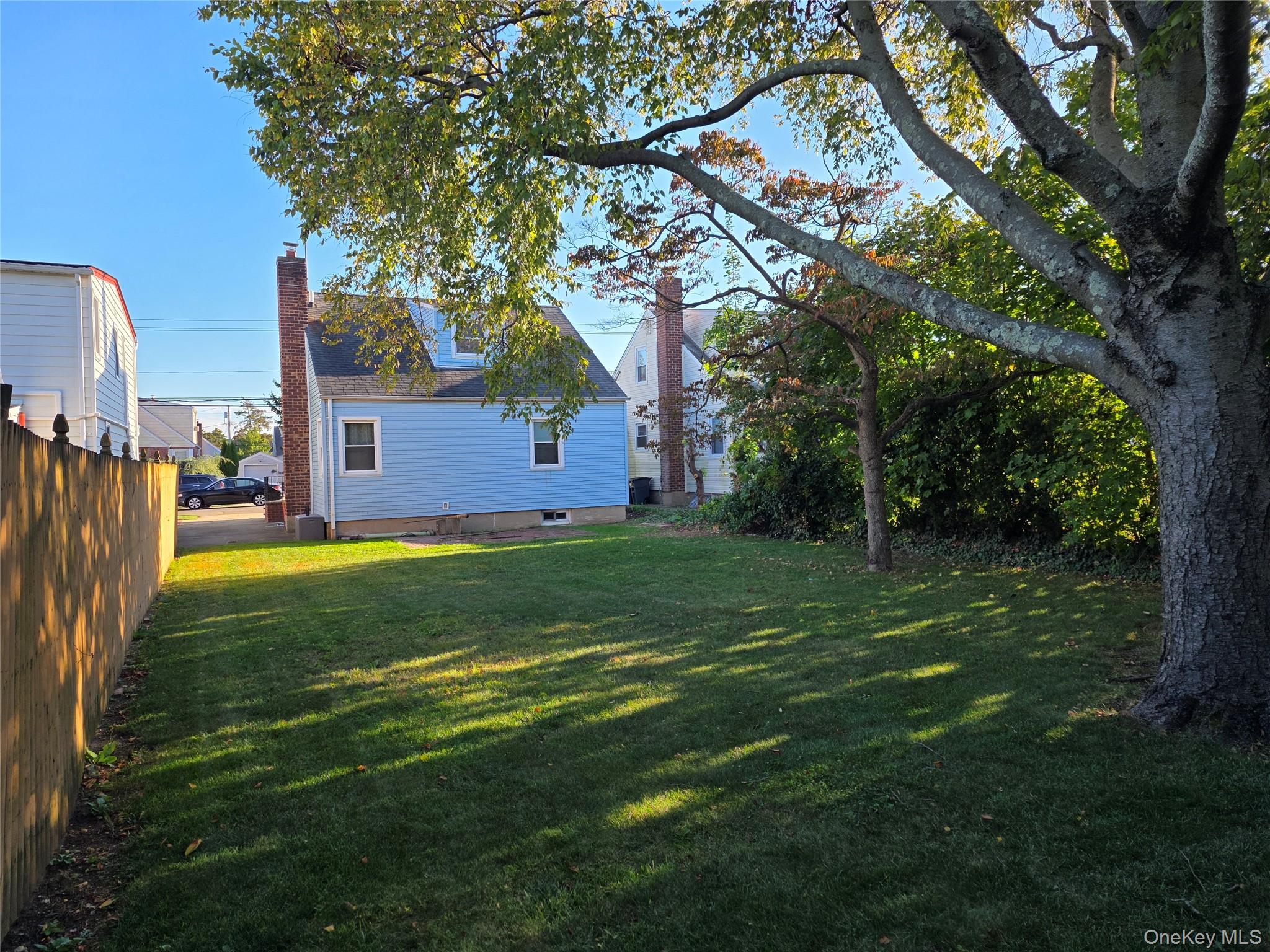 220 Raff Avenue Mineola, NY 11501 - Photo 21 of 22 View of yard