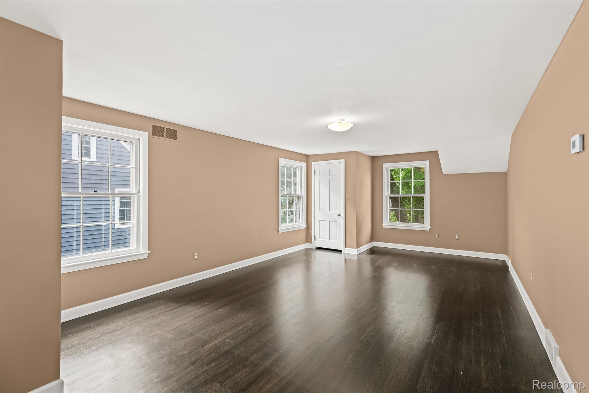 1844 Yorkshire Road Birmingham, MI 48009 - Photo 30 of 38 Gallery Image 30