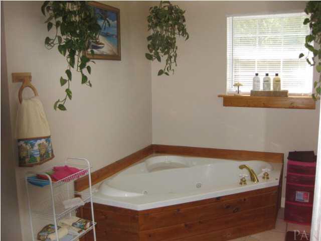 12334 Fernwood Circle Foley, AL 36535 - Photo 16 of 21 Master Bath