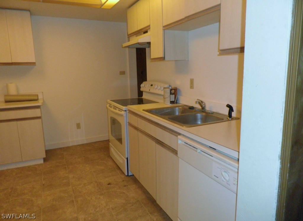 2441 Herzog Road Alva, FL 33920 - Photo 6 of 14 Gallery Image 6