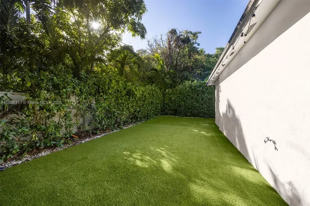 $5,500 | 3564 William Avenue, Coconut Grove, FL 33133