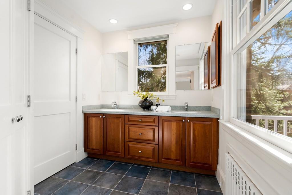 40 Royce Road Newton, MA 02459 - Photo 21 of 34