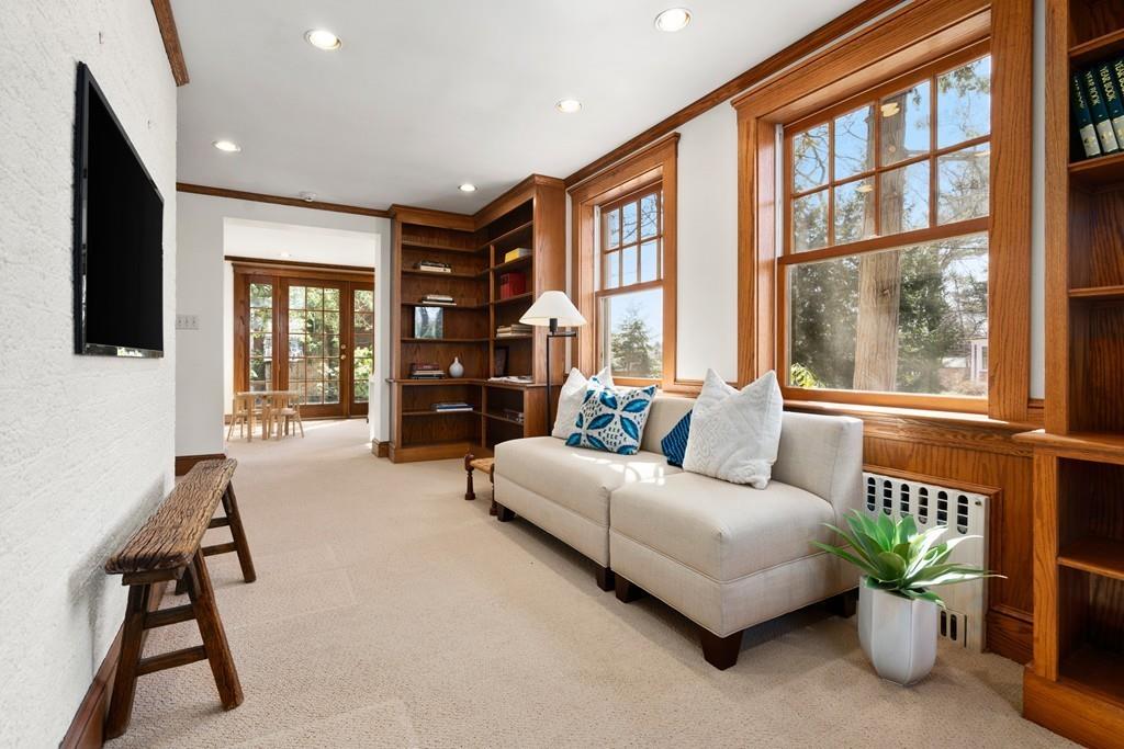 40 Royce Road Newton, MA 02459 - Photo 5 of 34