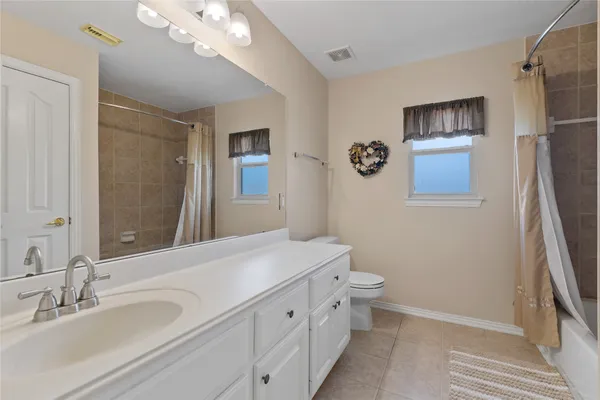 $450,000 | 12522 Clover Walk Lane, Houston, TX 77041