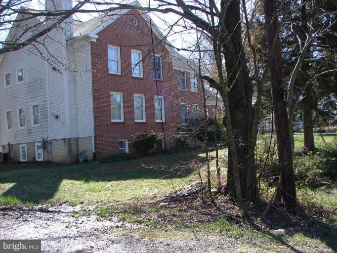 7009 Ridgeway Drive Springfield, VA 22150 - Photo 2 of 8 Neighboring House to the right