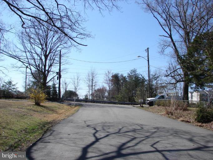 7009 Ridgeway Drive Springfield, VA 22150 - Photo 6 of 8 Street Scene - Dead end at Springfield Parkway