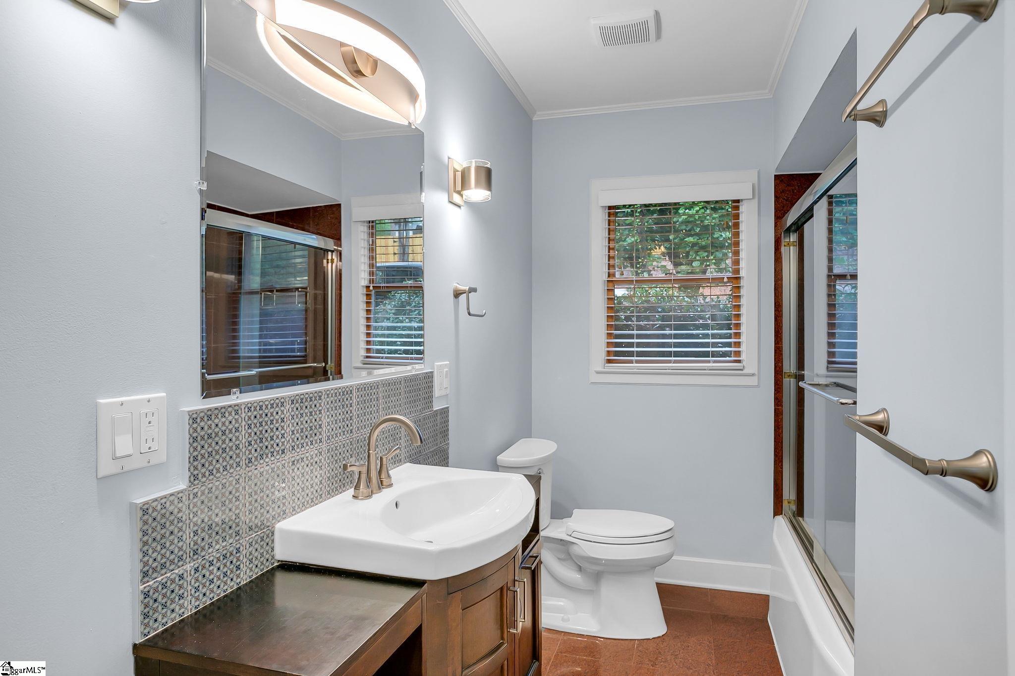 323 Chick Springs Road Greenville, SC 29609 - Photo 13 of 49