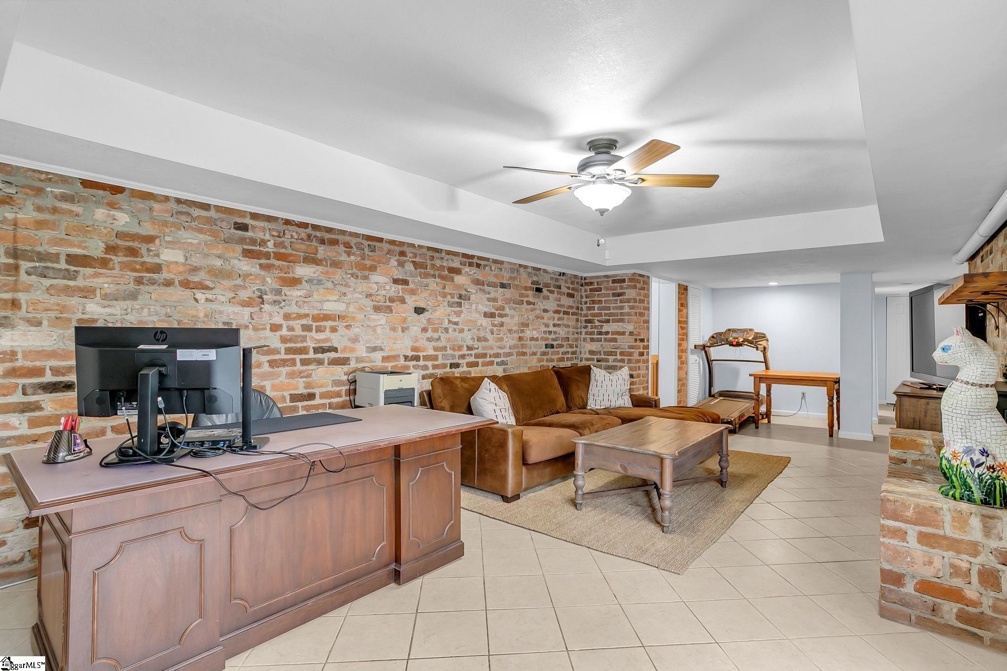 323 Chick Springs Road Greenville, SC 29609 - Photo 18 of 49