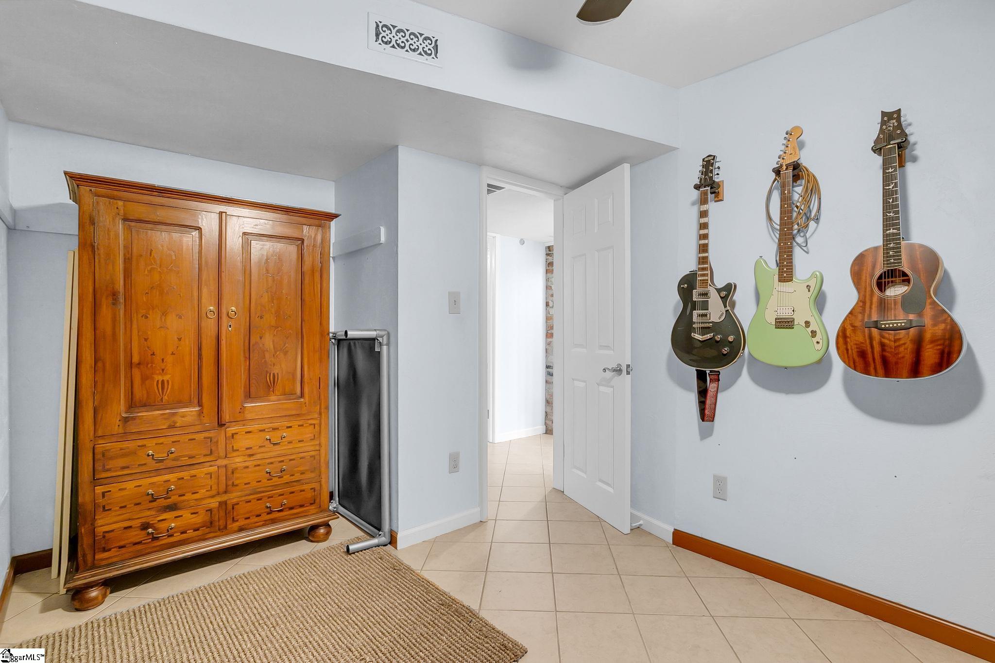 323 Chick Springs Road Greenville, SC 29609 - Photo 39 of 49