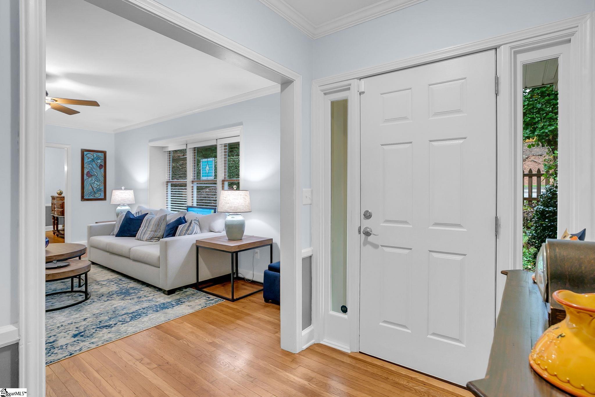 323 Chick Springs Road Greenville, SC 29609 - Photo 4 of 49