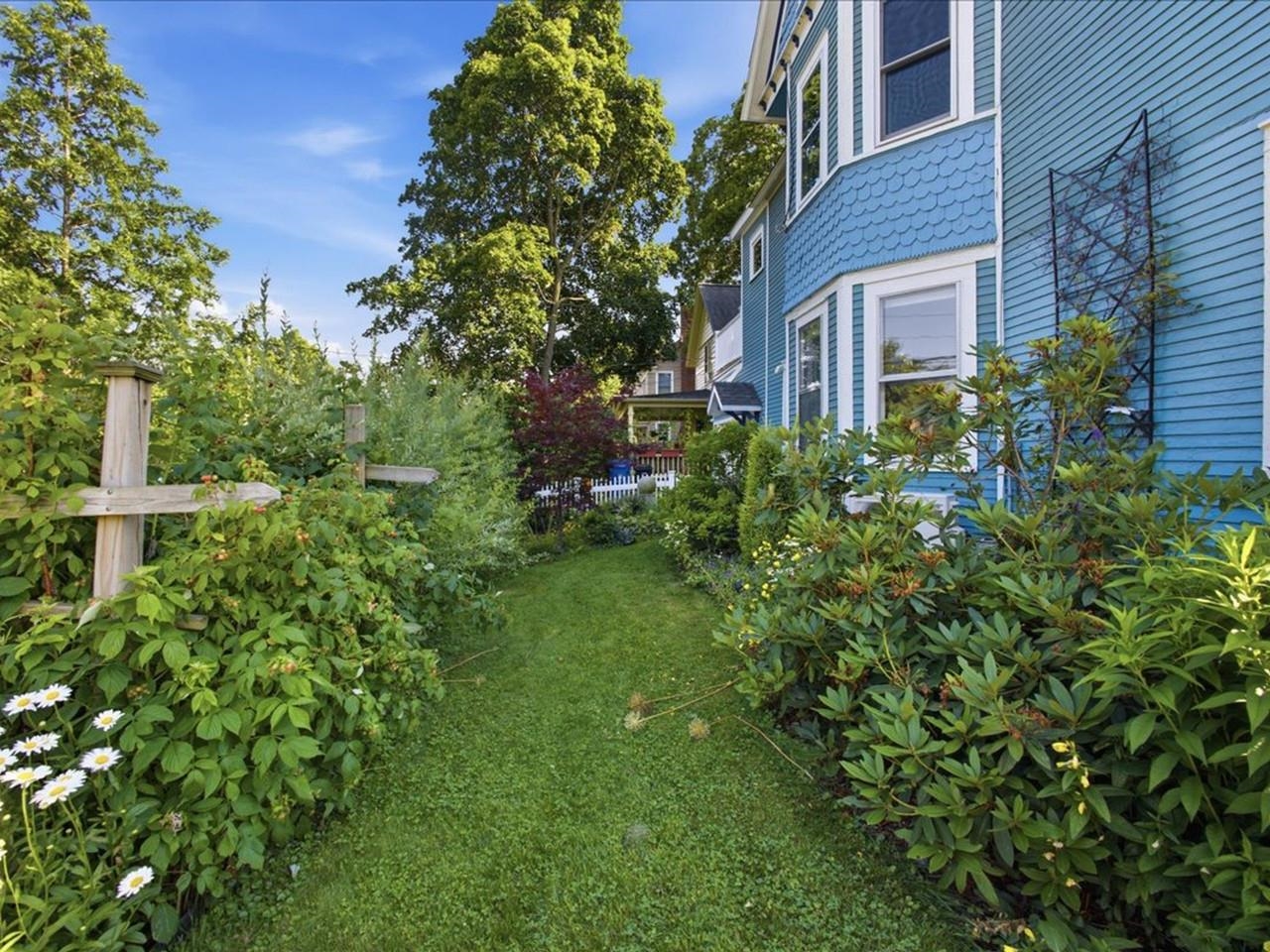 245 Loomis Street Burlington, VT 05401 - Photo 28 of 40