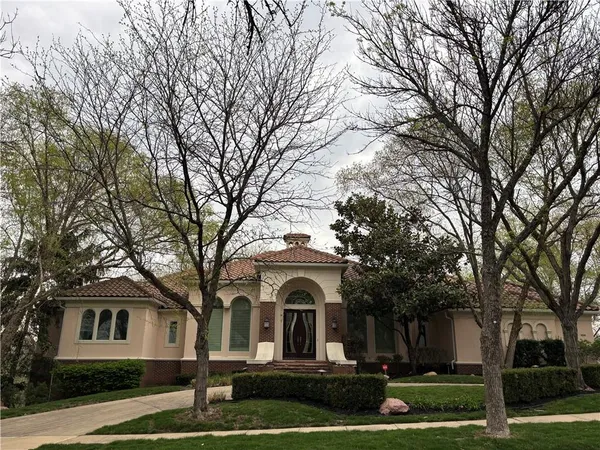 $1,750,000 | 3104 West 117th Street, Leawood, KS 66211