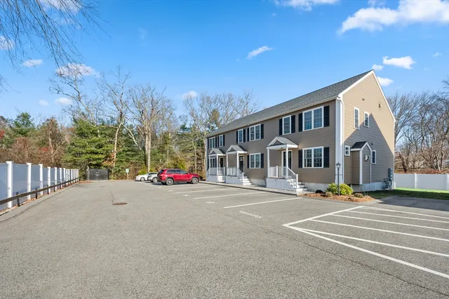 $550,000 | 877 Brockton Avenue, Unit 877, Abington, MA 02351