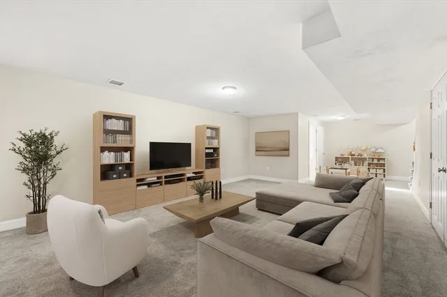 $550,000 | 877 Brockton Avenue, Unit 877, Abington, MA 02351