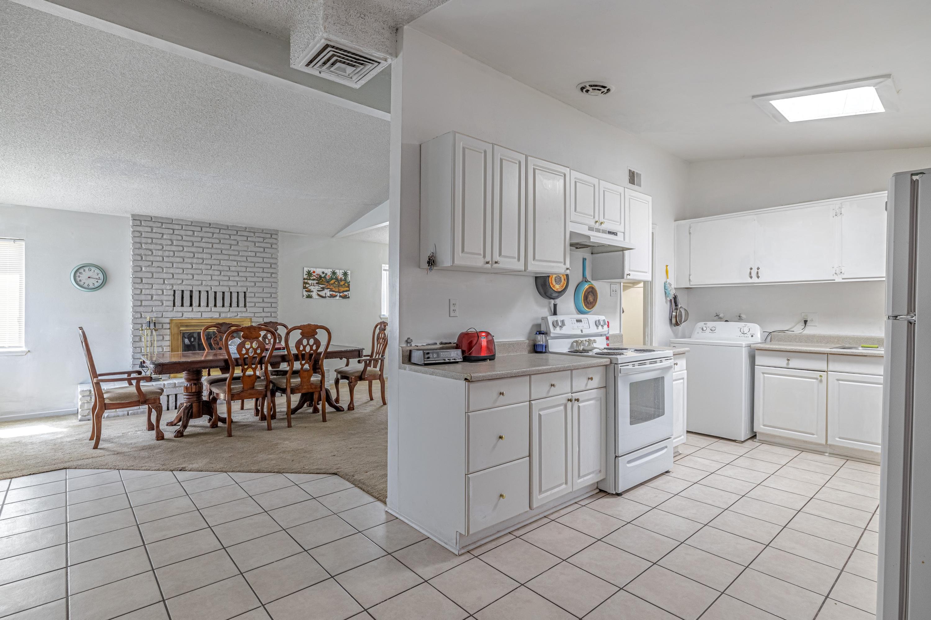 1035 Valiant Street Lancaster, CA 93534 - Photo 3 of 21 JMY_5305-HDR