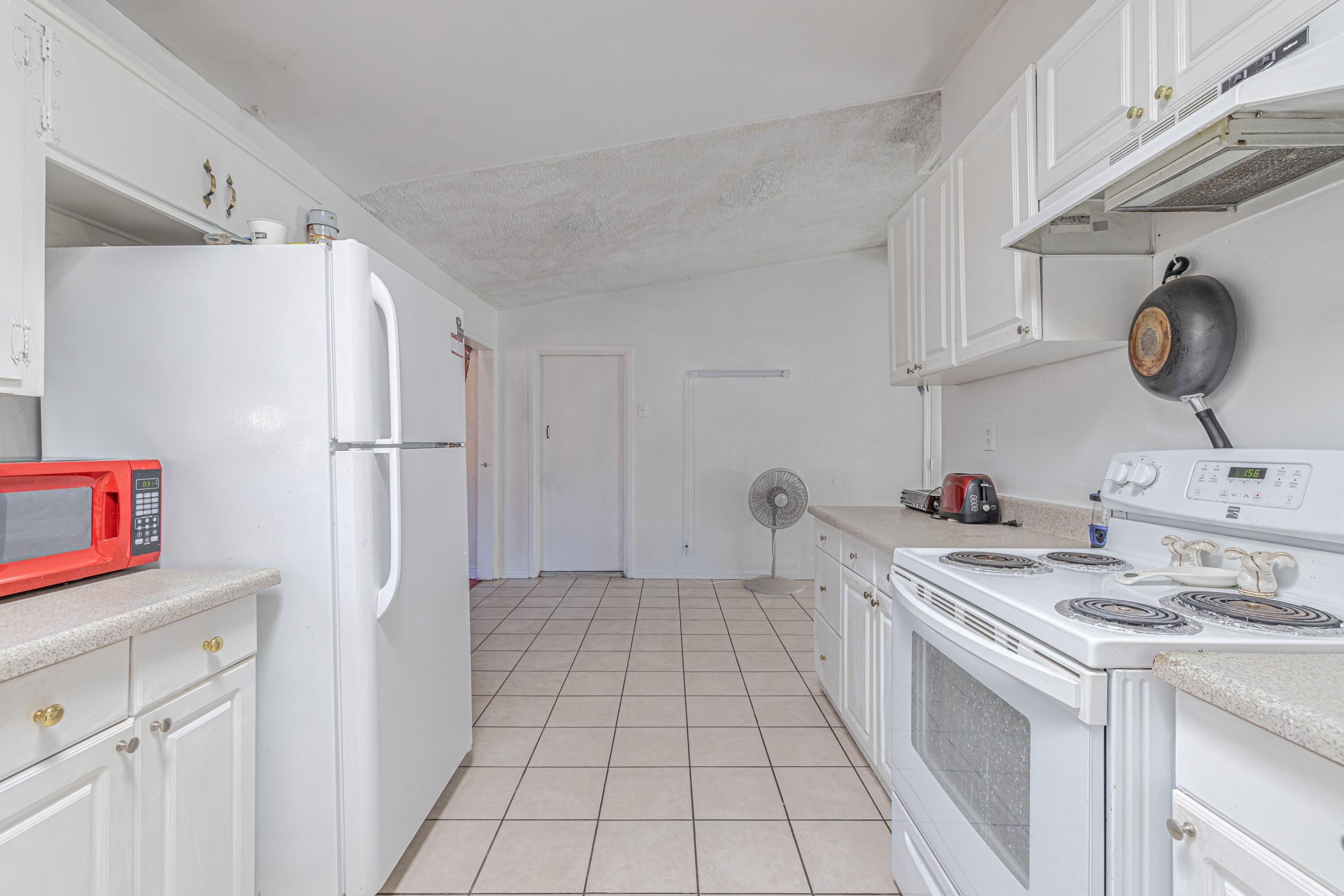 1035 Valiant Street Lancaster, CA 93534 - Photo 8 of 21 JMY_5361-HDR