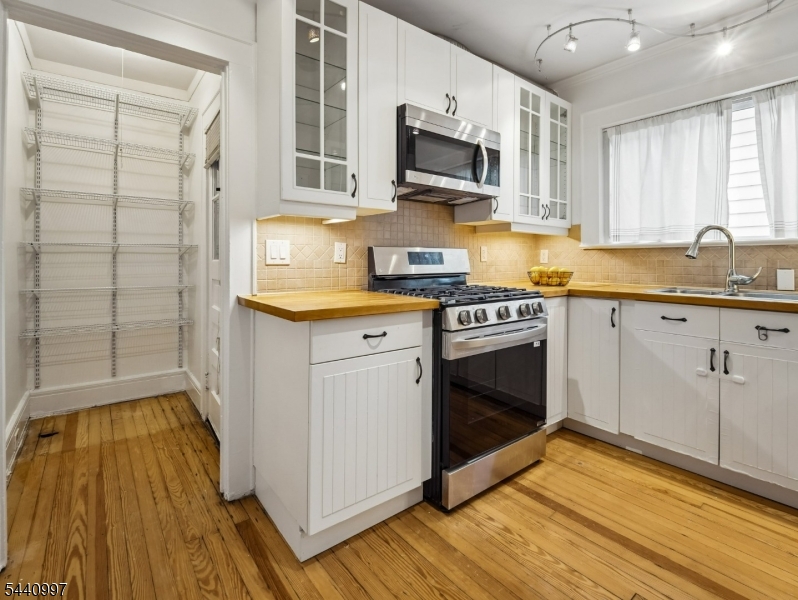485 Valley Road, Unit 1 Montclair, NJ 07043 - Photo 10 of 27