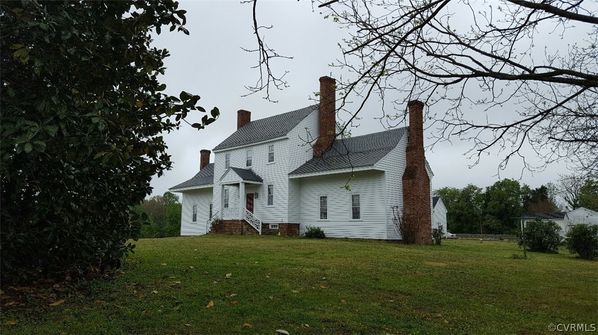 3170 Duke Road Powhatan, VA 23139 - Photo 2 of 27 On 10+ acres, views of horse paddocks and fields