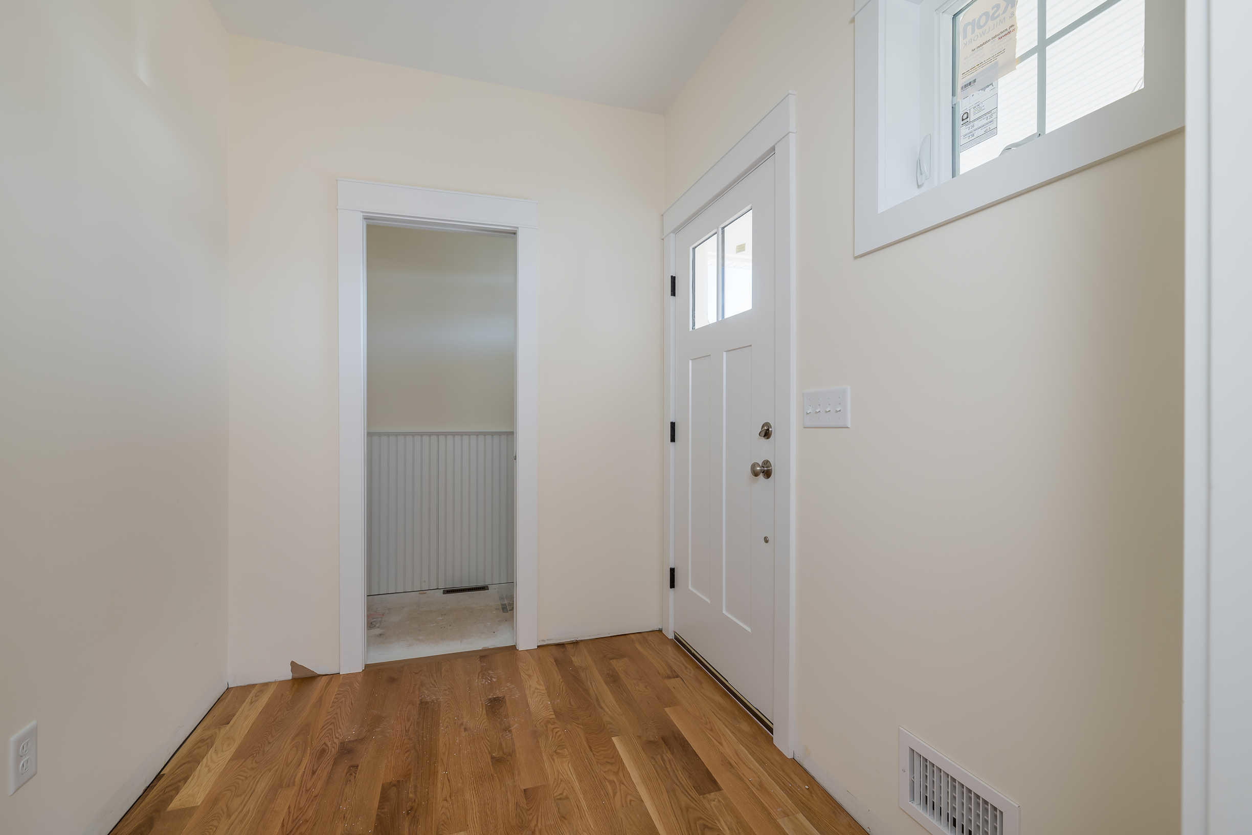 16 Heron Point Road Kittery, ME 03905 - Photo 4 of 35 04-Entry Way