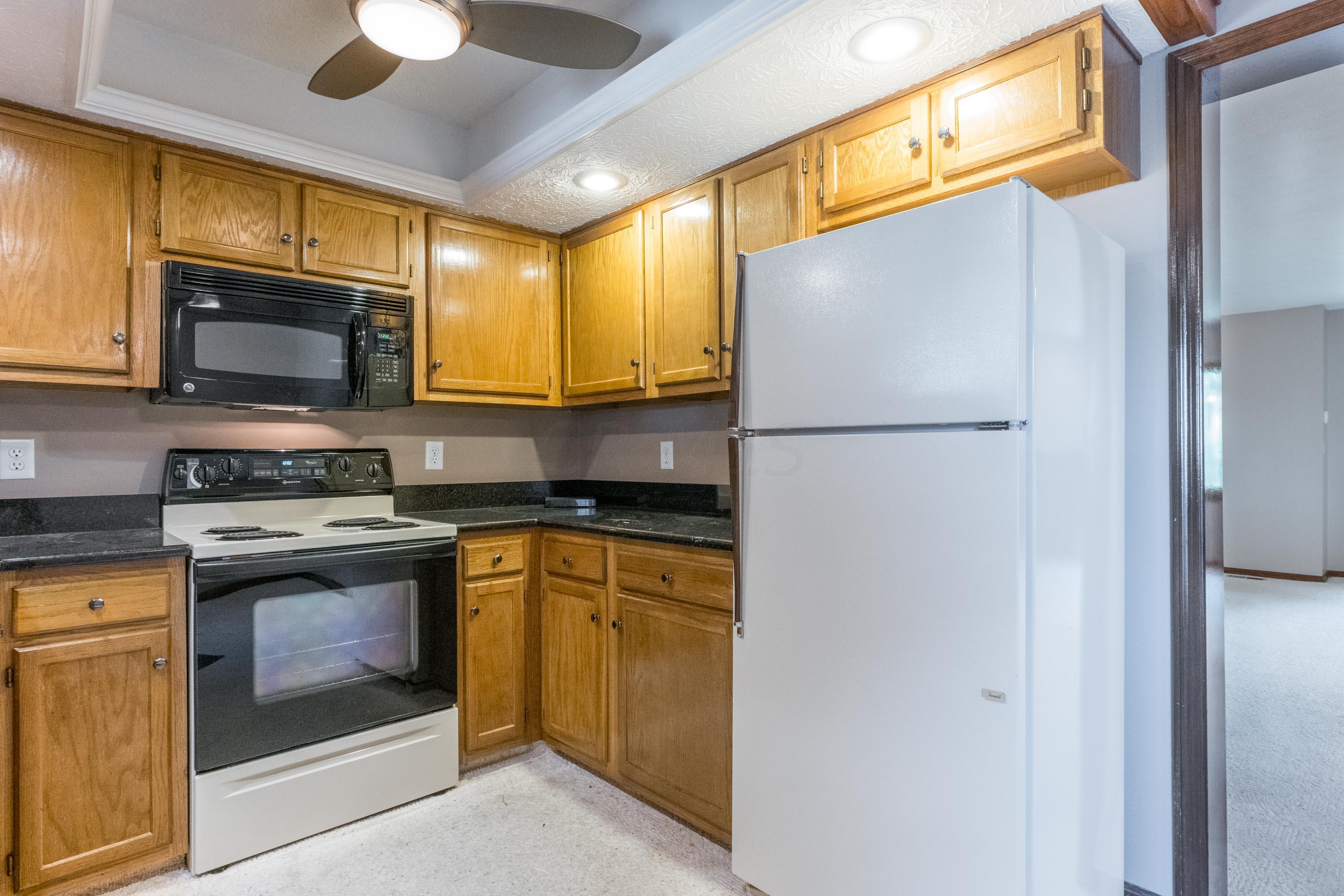 5275 Timberline Road, Unit 147 Columbus, OH 43220 - Photo 10 of 41 Kitchen