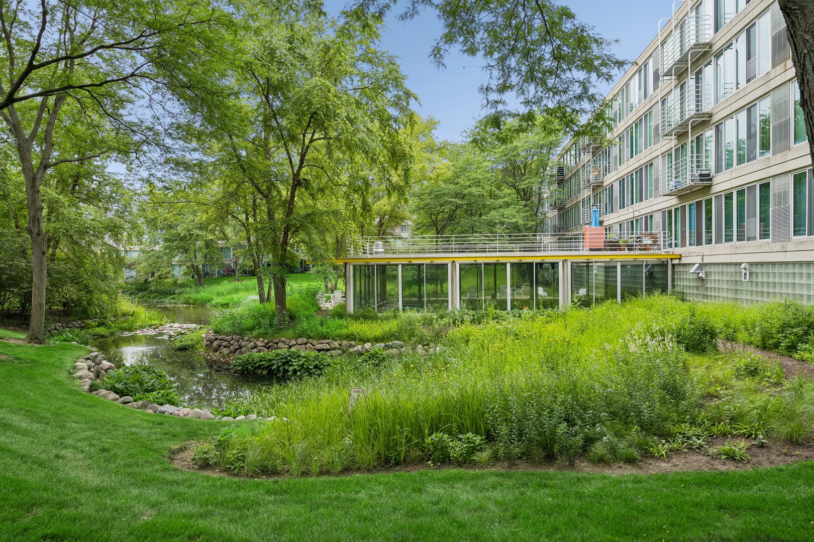 2555 Gross Point Road, Unit 205 Evanston, IL 60201 - Photo 15 of 22