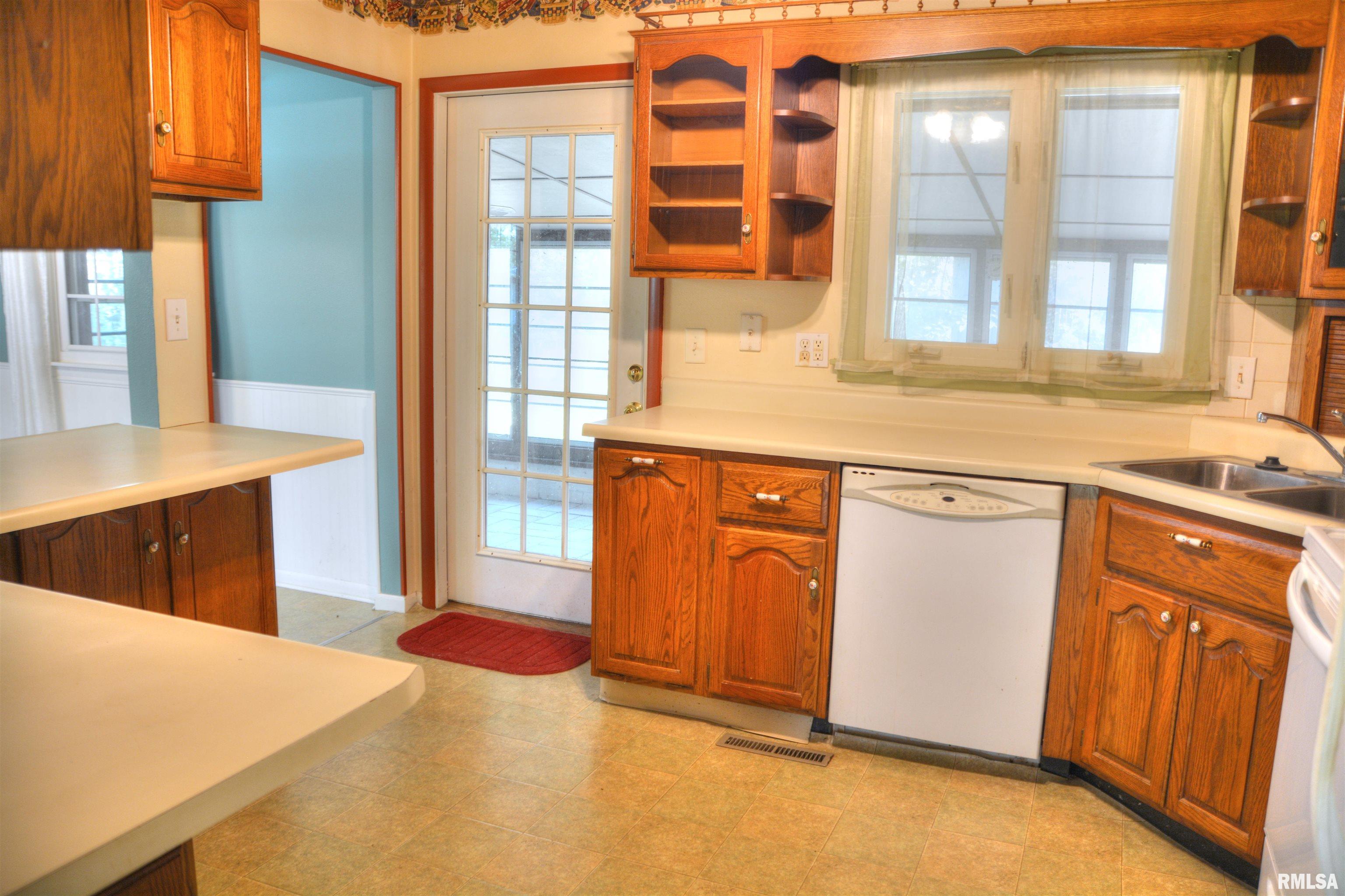 298 Jana Road Macomb, IL 61455 - Photo 11 of 24 Gallery Image 11