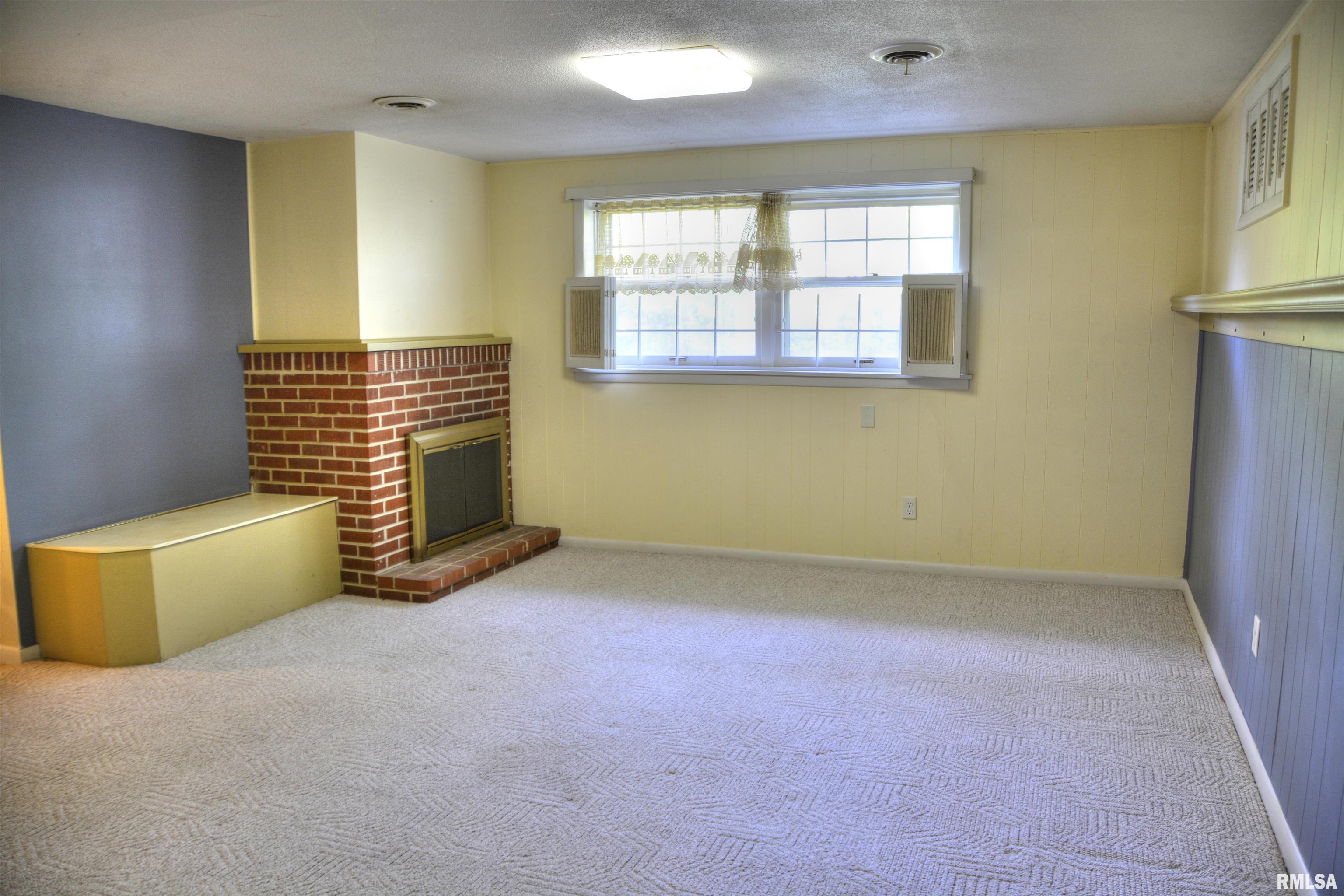 298 Jana Road Macomb, IL 61455 - Photo 13 of 24 Gallery Image 13