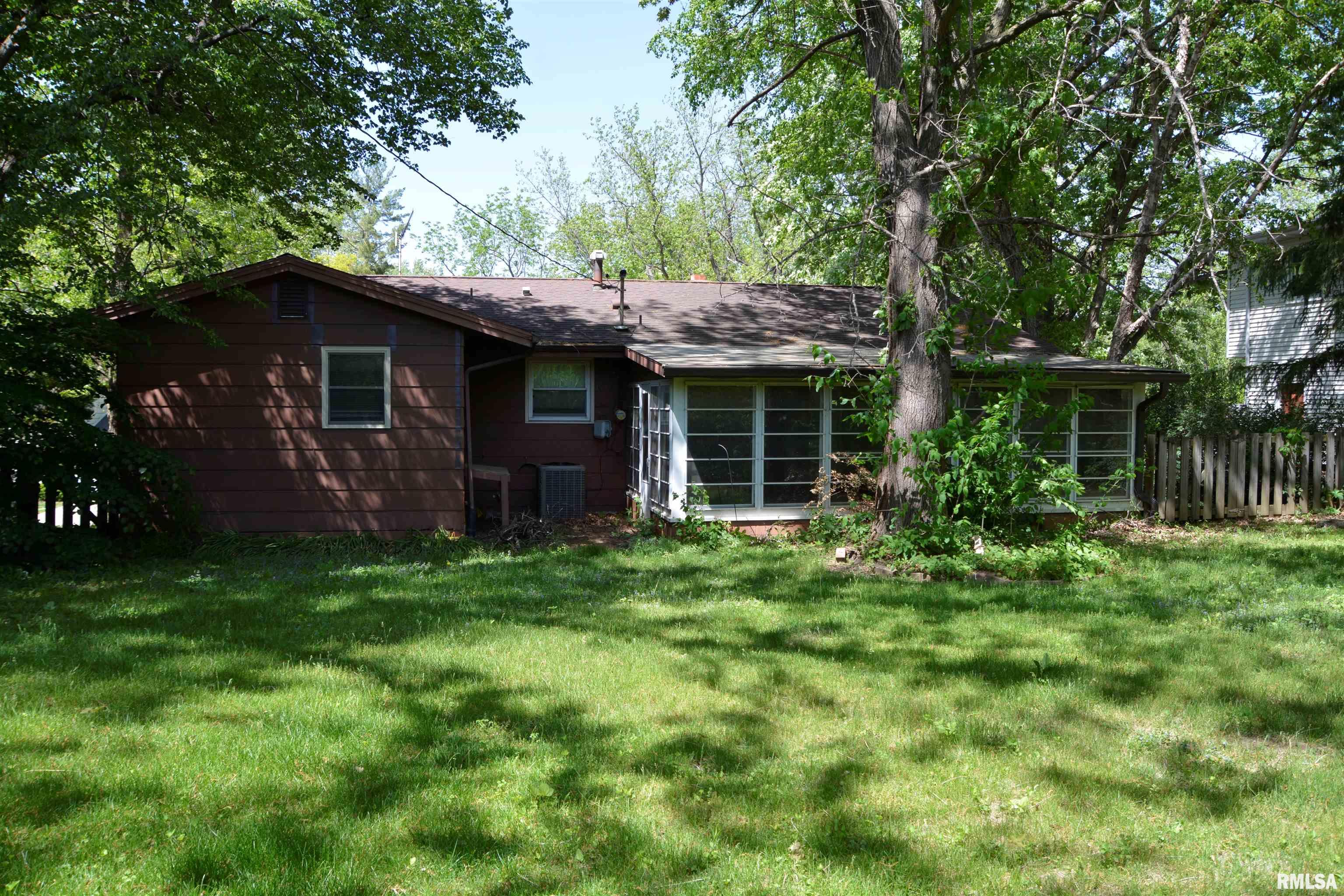 298 Jana Road Macomb, IL 61455 - Photo 3 of 24 Gallery Image 3
