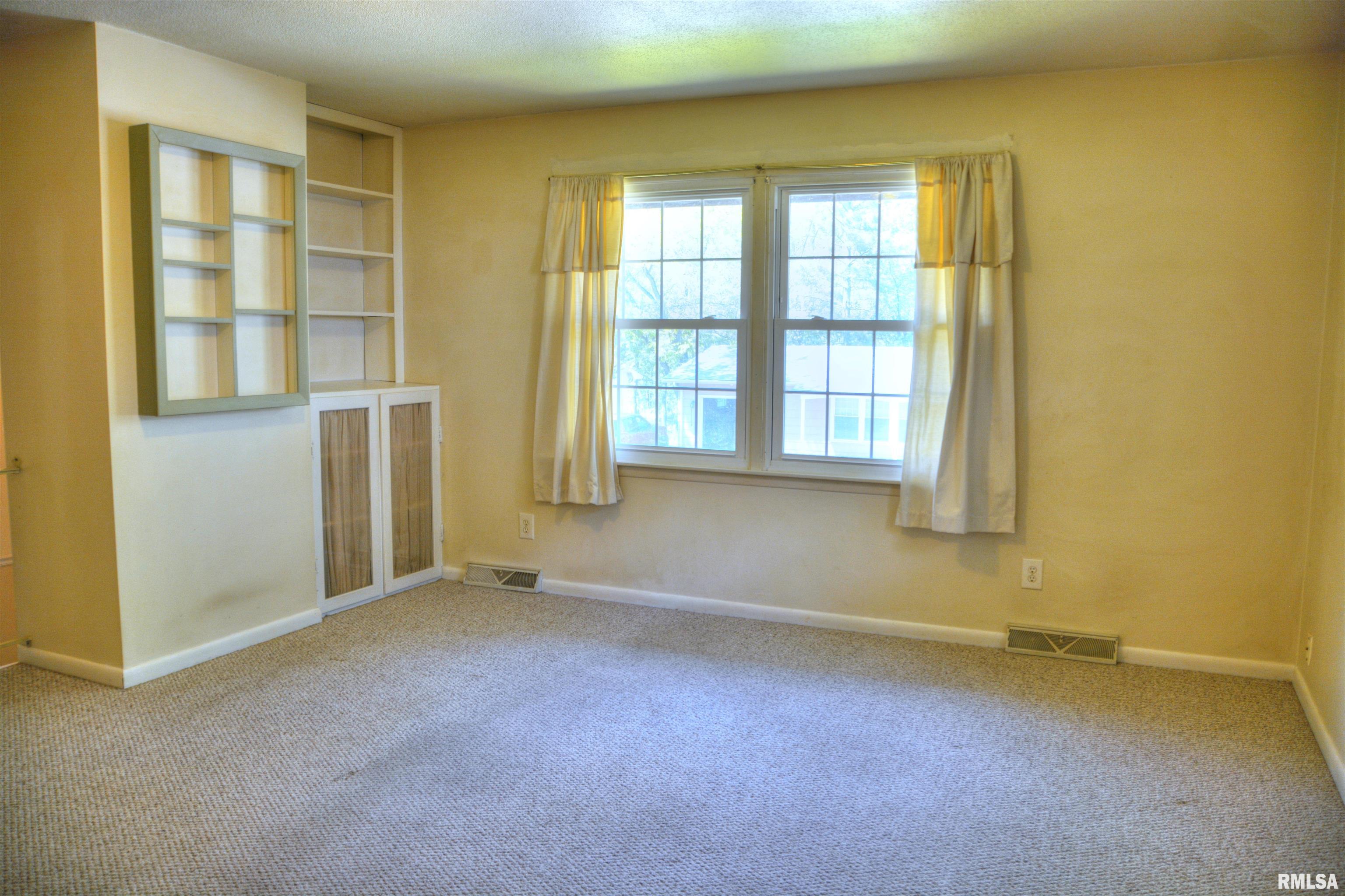 298 Jana Road Macomb, IL 61455 - Photo 6 of 24 Gallery Image 6