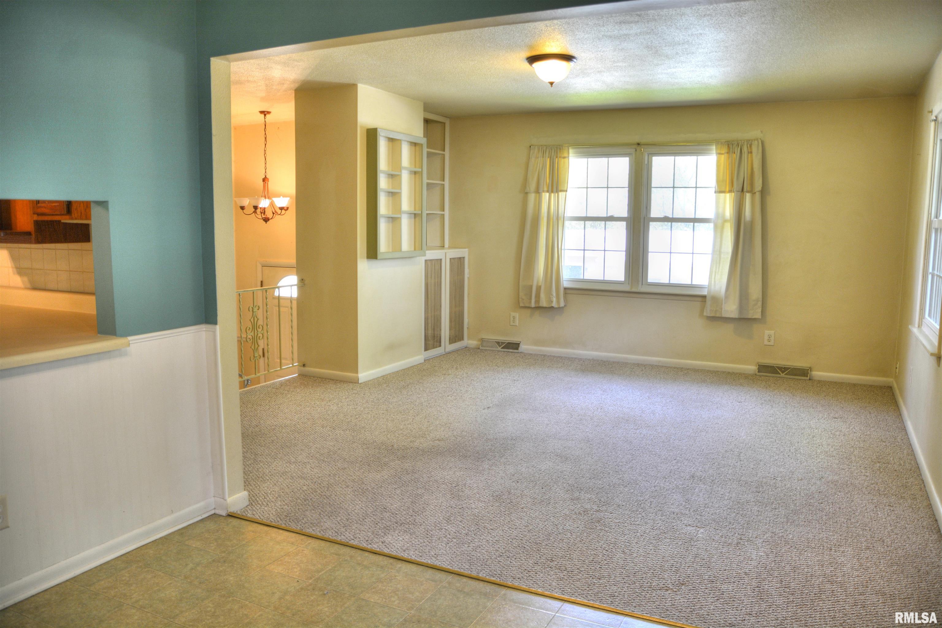 298 Jana Road Macomb, IL 61455 - Photo 7 of 24 Gallery Image 7