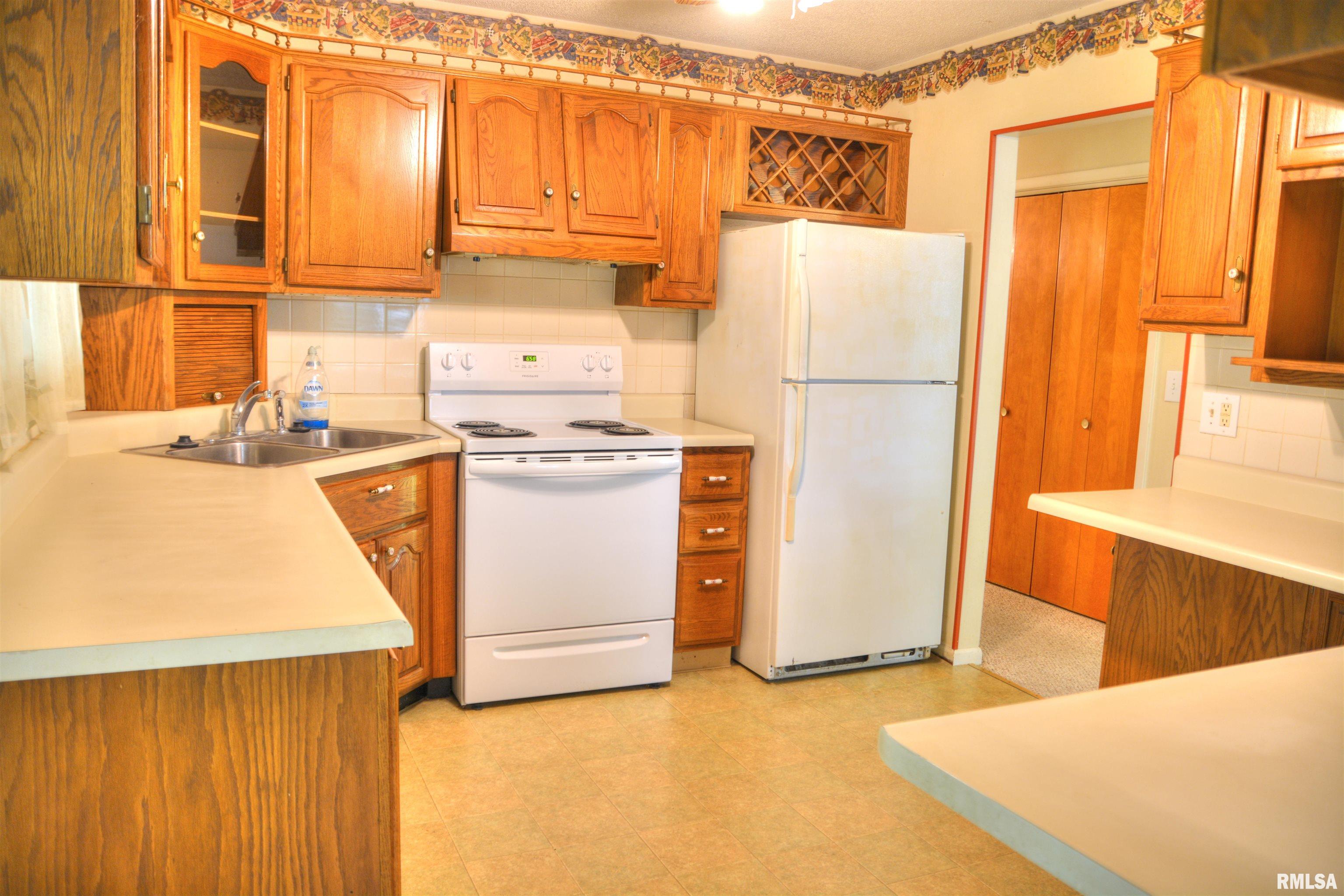 298 Jana Road Macomb, IL 61455 - Photo 10 of 24 Gallery Image 10
