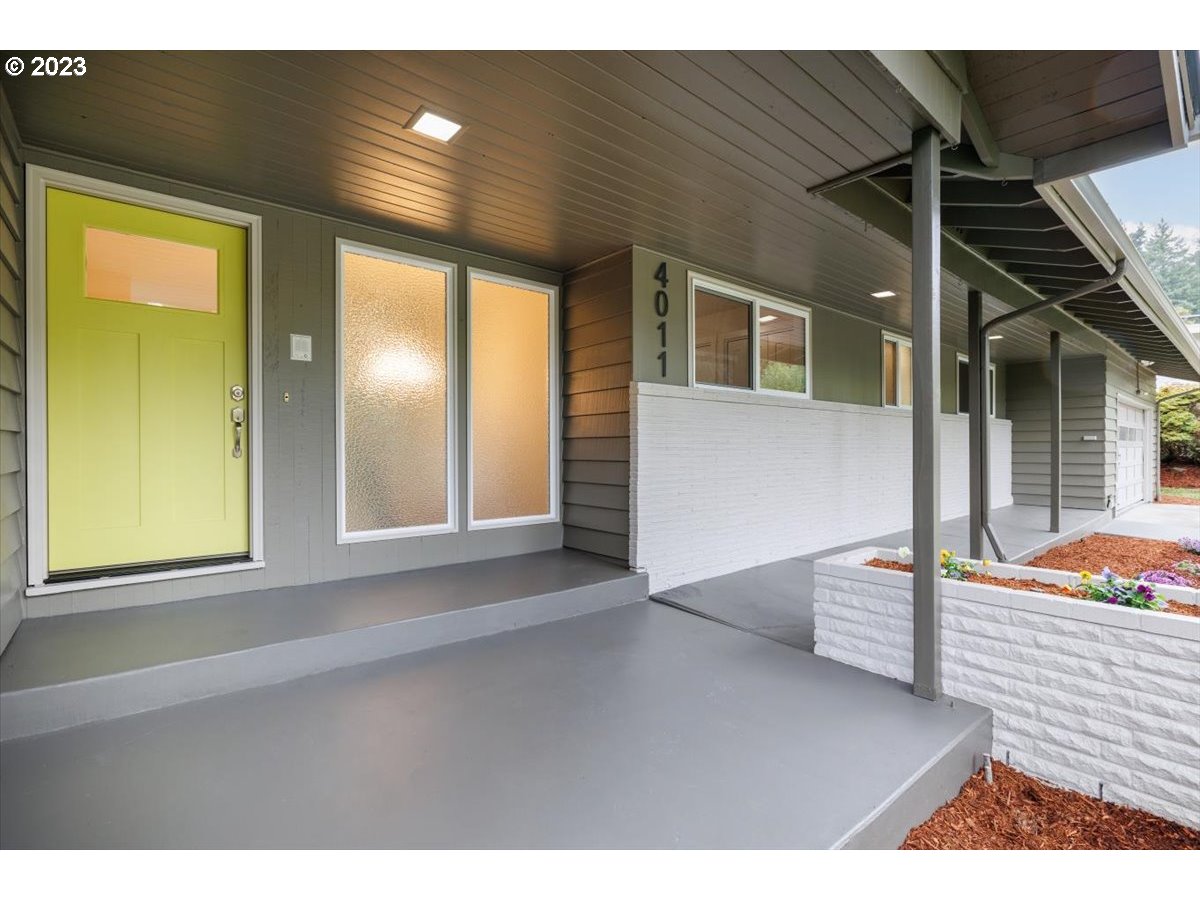 4011 Southwest 43rd Avenue Portland, OR 97221 - Photo 4 of 46 a view of an entryway
