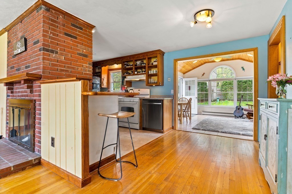 138 Oak Ridge Drive Ayer, MA 01432 - Photo 4 of 42 Gallery Image 4
