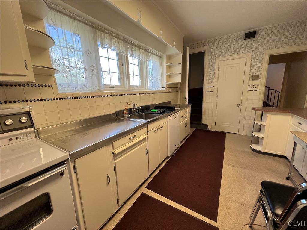 1802 Hamilton Street Allentown, PA 18104 - Photo 23 of 75 original kitchen