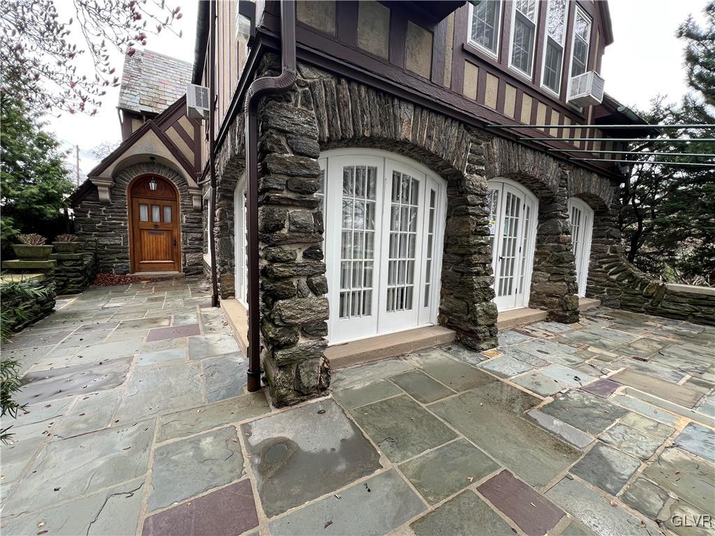 1802 Hamilton Street Allentown, PA 18104 - Photo 3 of 75