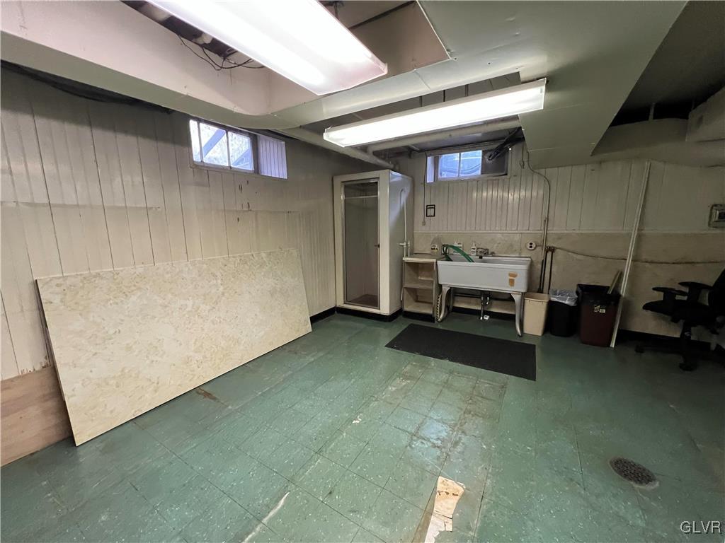 1802 Hamilton Street Allentown, PA 18104 - Photo 72 of 75 laundry