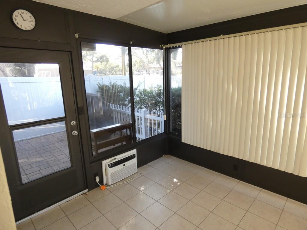 1960 Union Street, Unit 41 Clearwater, FL 33763 - Photo 9 of 45 a view of an empty room and window
