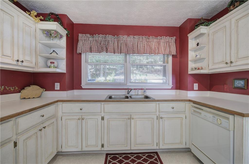 1379 Little Hendricks Mountain Road Jasper, GA 30143 - Photo 12 of 60