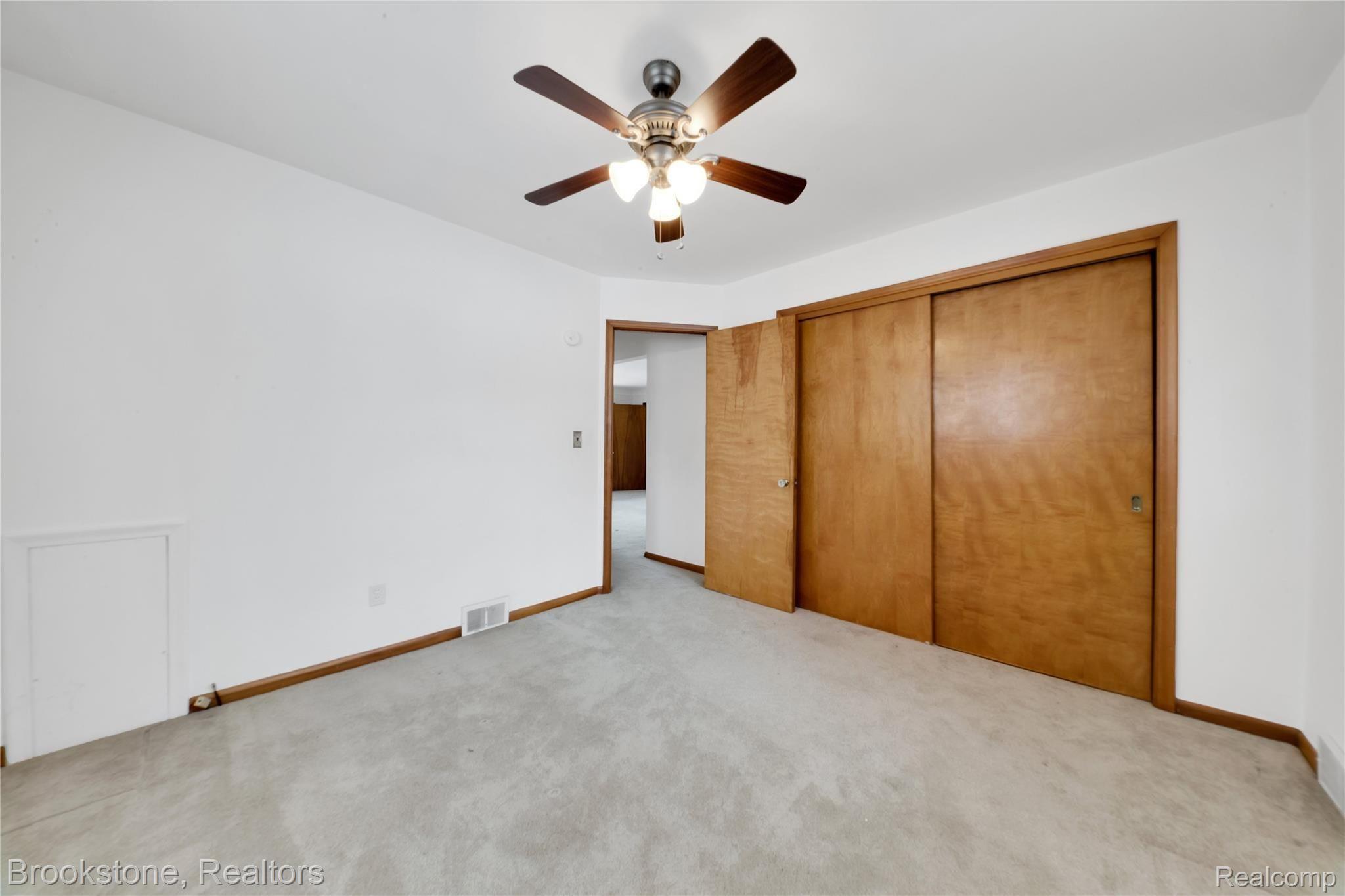 2190 Vernier Road Grosse Pointe, MI 48236 - Photo 21 of 43 2190 Vernier - HD Drone Photography-15.jpg